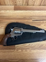 RUGER NEW MODEL SUPER BLACKHAWK .44 MAGNUM - 1 of 3