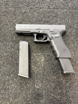 GLOCK G22 GEN 4 W/ extended magazine .40 S&W - 3 of 3 GLOCK G22 GEN 4 W/ extended magazine .40 S&W - 3 of 3