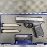 SMITH & WESSON SW9VE 9MM LUGER (9x19 PARA) - 1 of 2