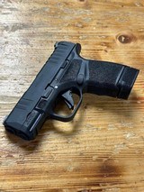 SPRINGFIELD ARMORY HELLCAT 9MM LUGER (9X19 PARA) - 1 of 2