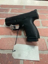 CZ p10 s9MM LUGER (9x19 PARA) - 1 of 3