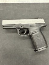 SMITH & WESSON SW40VE .40 S&W - 1 of 3