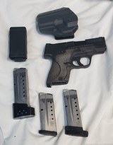 SMITH & WESSON M & P 9 Shield 9MM LUGER (9x19 PARA) - 1 of 3