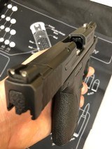 SMITH & WESSON M&P 9 SHIELD 9MM LUGER (9x19 PARA) - 2 of 3