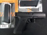 GLOCK G17 GEN 4 9MM LUGER (9x19 PARA) - 1 of 3