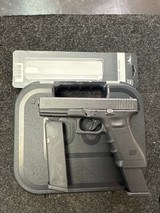 GLOCK 17 Gen 3 9MM LUGER (9x19 PARA) - 1 of 3