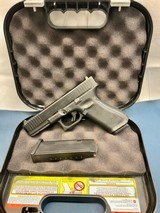 GLOCK 17 GEN 5 9MM LUGER (9x19 PARA) - 1 of 3