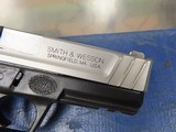 SMITH & WESSON SD40VE .40 S&W - 2 of 3