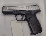 SMITH & WESSON SD40 VE .40 S&W - 1 of 3