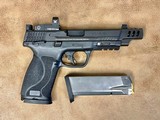 SMITH & WESSON M&P 10MM M2.0 (VENOM BUNDLE) 10MM - 1 of 3