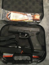 GLOCK glck 17 gen 5 9MM LUGER (9x19 PARA) - 1 of 3