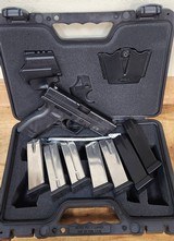 SPRINGFIELD ARMORY XD-40
W/7 Mags .40 S&W - 2 of 3