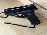 GLOCK G22 GEN 5 MOS .40 S&W - 1 of 3