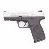 SMITH & WESSON SD40 VE .40 S&W - 1 of 3