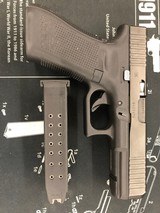 GLOCK 17 GEN 5 9MM LUGER (9x19 PARA) - 2 of 3