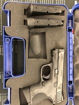 SMITH & WESSON M&P40 .40 S&W - 1 of 3