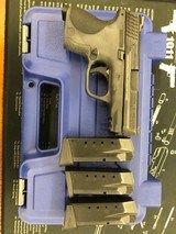 SMITH & WESSON M&P40 .40 S&W - 2 of 3
