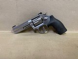 SMITH & WESSON 617-6 .22 LR - 1 of 3