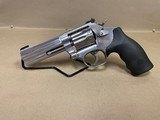 SMITH & WESSON 617-6 .22 LR - 2 of 3