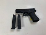 GLOCK 17 GEN 5 9MM LUGER (9x19 PARA) - 1 of 3