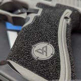 GLOCK Custom G17 Gen5 9MM LUGER (9x19 PARA) - 2 of 3