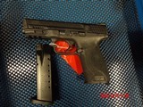 SMITH & WESSON M&P M2.0 40 .40 S&W - 1 of 3