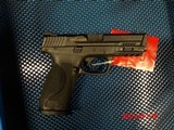 SMITH & WESSON M&P M2.0 40 .40 S&W - 2 of 3