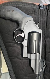 SMITH & WESSON GOVERNOR .45 colt/.45 acp/.410 - 2 of 3