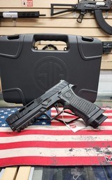 Sig Sauer P320 Spectre Comp Blackout 9MM LUGER (9X19 PARA) - 1 of 3