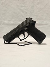 SIG SAUER SP2022 .40 S&W