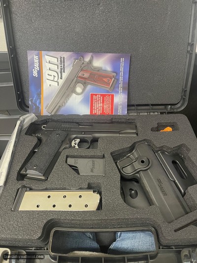 SIG SAUER 1911 .45 ACP