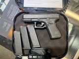 GLOCK 23 Gen 5 .40 CALIBER - 1 of 3