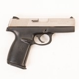 SMITH & WESSON SW40V .40 S&W - 2 of 3