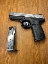 SMITH & WESSON SD40/SD40VE .40 S&W - 1 of 3