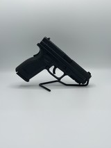 SPRINGFIELD ARMORY XD-40 .40 S&W - 1 of 3