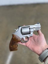 SMITH & WESSON 627 PERFORMANCE .357 MAG - 2 of 3