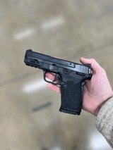 SMITH & WESSON M&P9 SHIELD EZ M2.0 9MM LUGER (9X19 PARA) - 1 of 3
