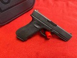 GLOCK 22 G22 GEN 3 40 SW FULL SIZE .40 S&W - 1 of 3