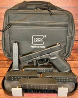 GLOCK 17 GEN 5 GearPack
9MM LUGER (9x19 PARA) - 1 of 3