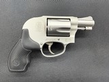 SMITH & WESSON 638 .38 SPL - 2 of 3