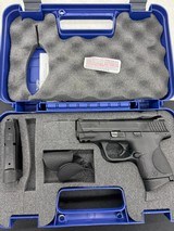 SMITH & WESSON M&P40 .40 S&W - 1 of 3