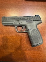 SMITH & WESSON SD40 .40 S&W - 2 of 3