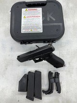 GLOCKG22 GEN 4 .40 S&W - 2 of 3