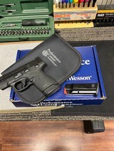 SMITH & WESSON Shield Plus Perfromance Center9MM LUGER (9x19 PARA) - 1 of 3