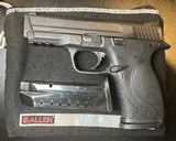 SMITH & WESSON M&P 40 .40 S&W - 2 of 2
