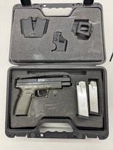 SPRINGFIELD ARMORY XD-40 .40 S&W - 1 of 3