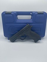 SMITH & WESSON M&P 40 .40 S&W - 1 of 3