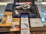 SMITH & WESSON 627-5 pro series .357 MAG - 1 of 3