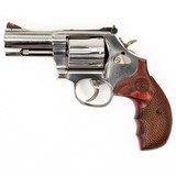 SMITH & WESSON 686-6 PLUS DELUXE .357 MAG - 1 of 3
