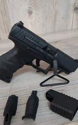 WALTHER PPQ .40 S&W - 1 of 3